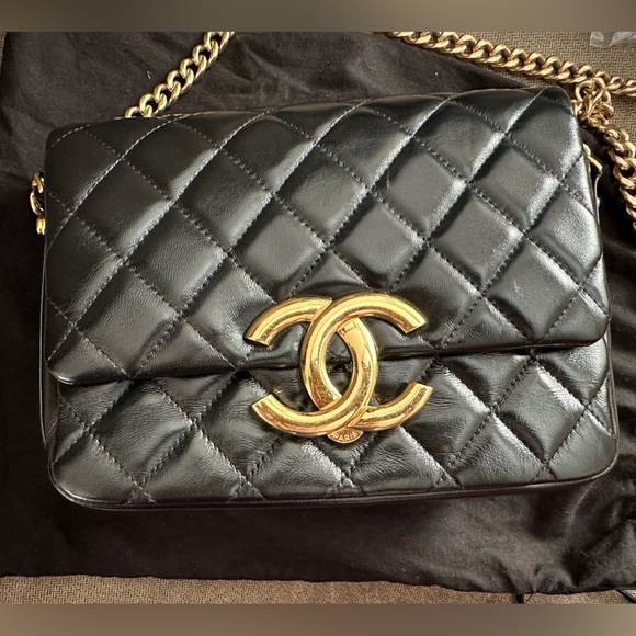 Chanel Mini Flap Matelasse Black Lamb Leather Shoulder / Crossbody Bag 2023 SS - Picture 2 of 5